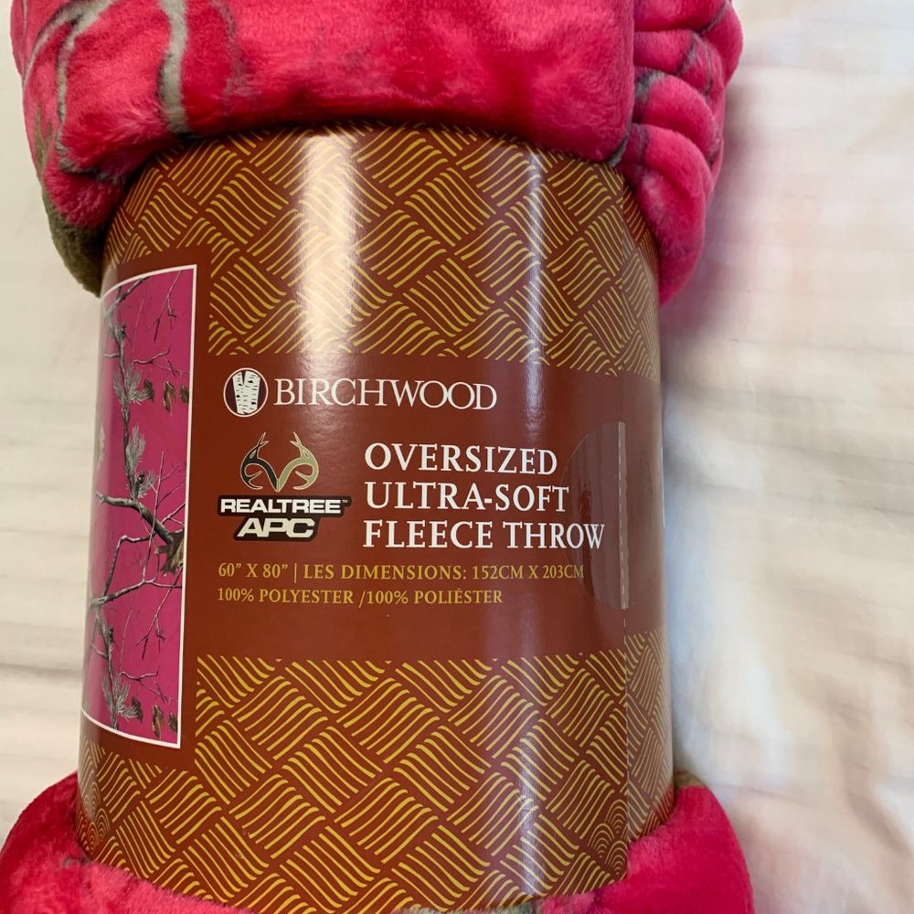 Hot Pink Realtree Camo Fleece Blanket - NWT